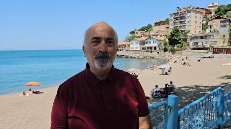 Bayramın ilk günü sahile akın ettiler