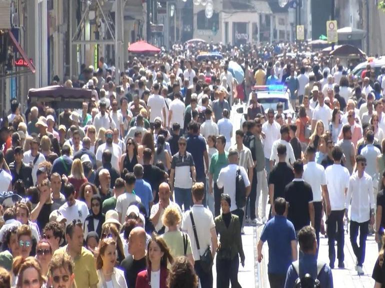 İstiklal Caddesi’nde bayram yoğunluğu