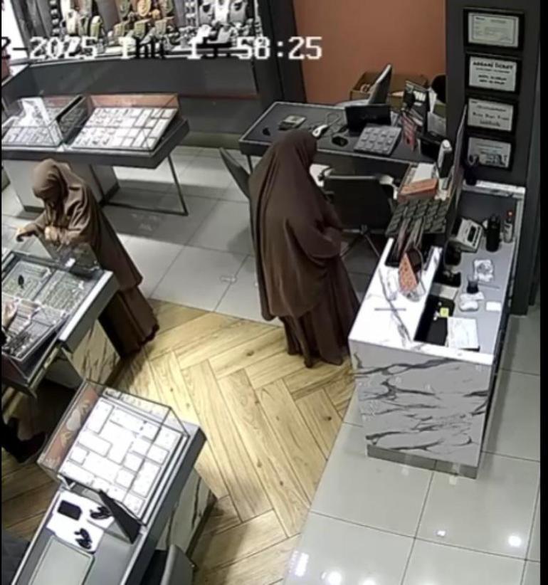 İstanbulda 5 kuyumcudan 3 milyon liralık ziynet eşyası çaldılar; 16 yaşında 51 suç kaydı var