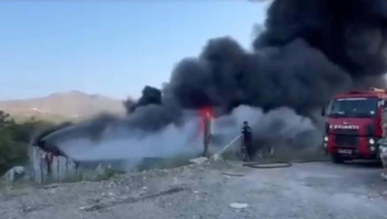 Bodrumda yangın; 30a yakın konteyner zarar gördü