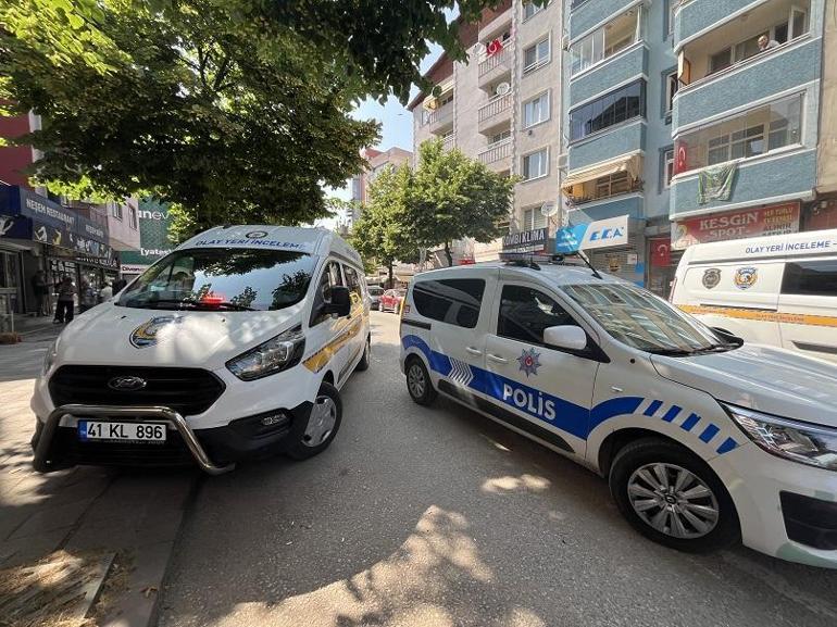 Cadde ortasında başından vurularak öldürüldü
