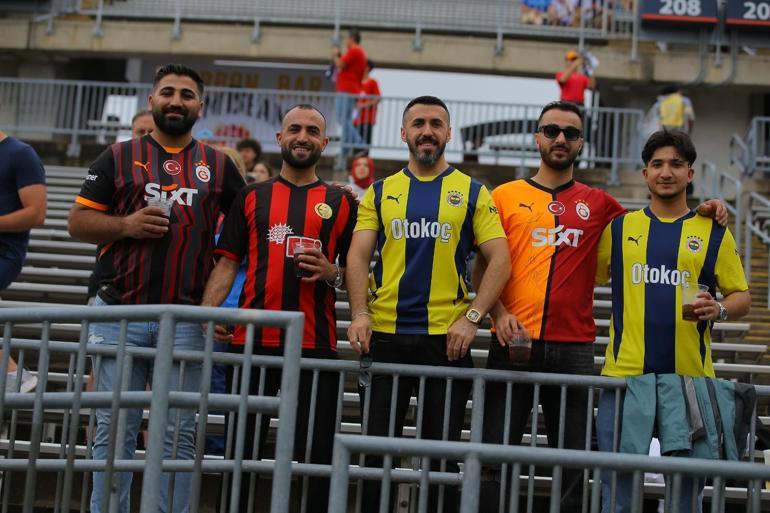 ABD - Türkiye maçı için Amerika kıtasındaki Türkler maça akın etti