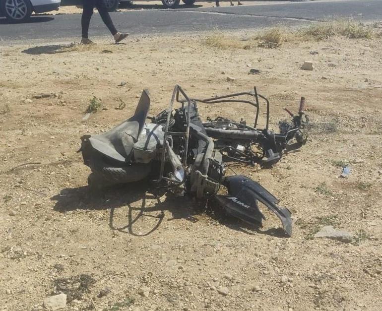 Otomobille çarpışan motosikletin sürücüsü öldü; kaza kamerada