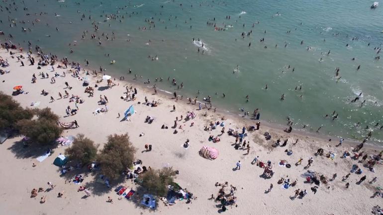 Menekşe ve Caddebostan plajlarındaki yoğunluk havadan görüntülendi