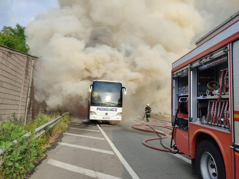 Ordu’da yolcu otobüsü alev alev yandı; olay anı kamerada