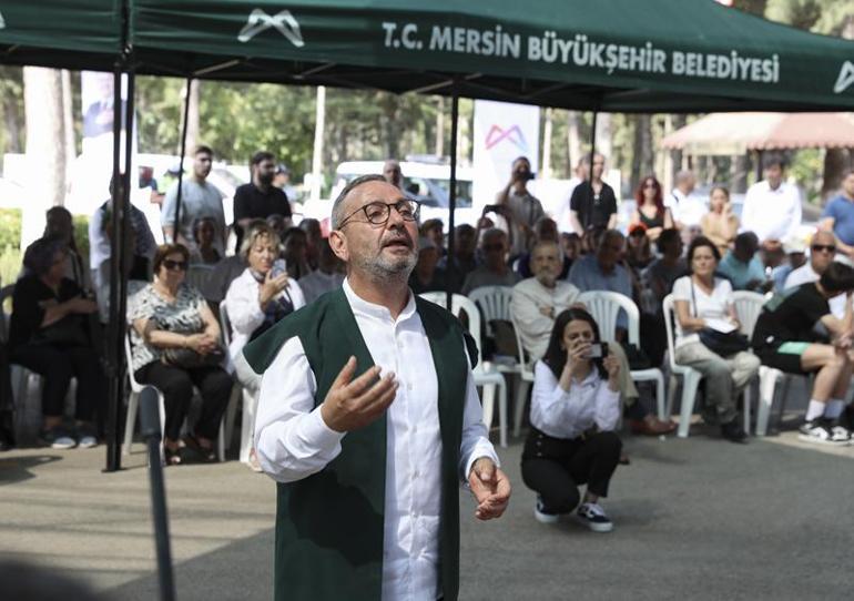 Din adamları, Mersindeki Hoşgörü Mezarlığında halkla bayramlaştı