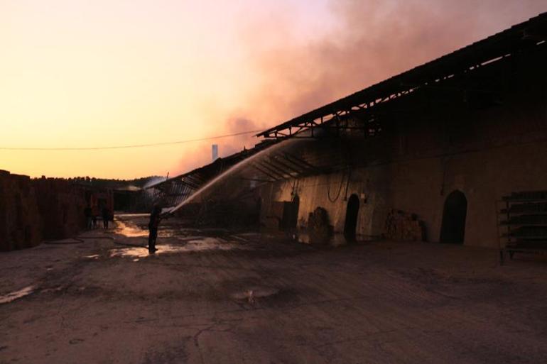 Tokat’ta tuğla fabrikasındaki yangın kontrol altında