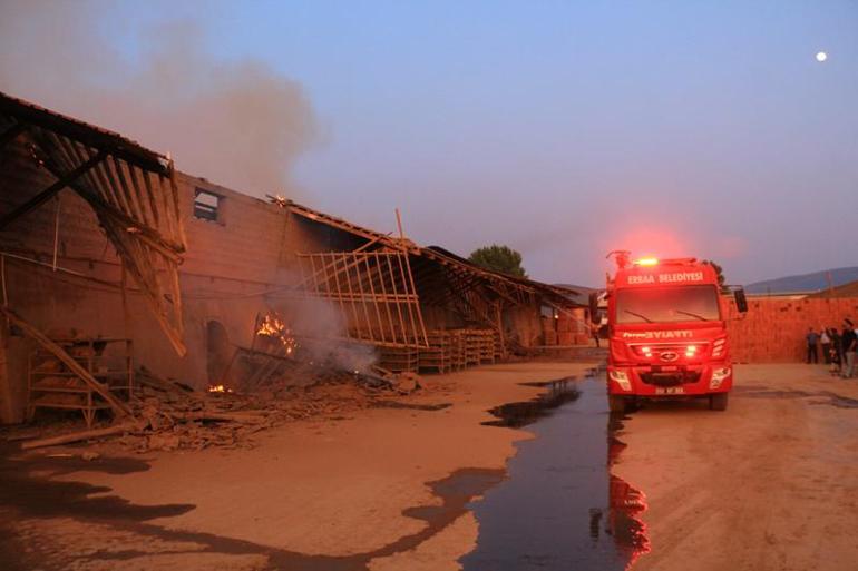 Tokat’ta tuğla fabrikasındaki yangın kontrol altında