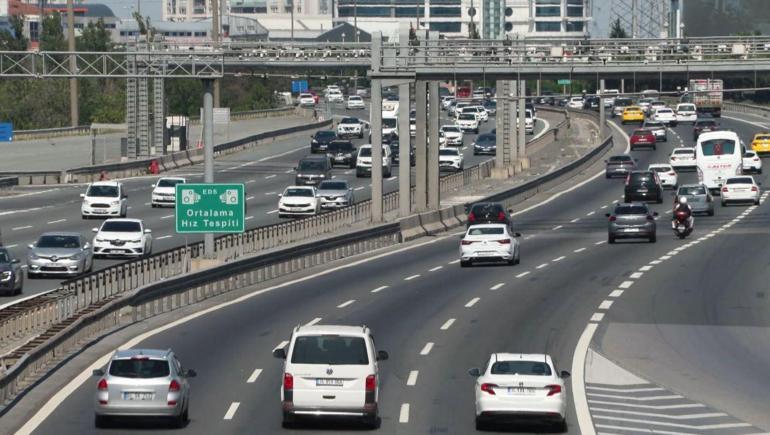 İstanbulda trafik yoğunluğu yüzde 15