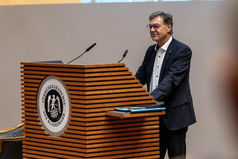 Almanya, savaş riskine karşı metro istasyonları ve otoparkları sığınaklara dönüştürecek