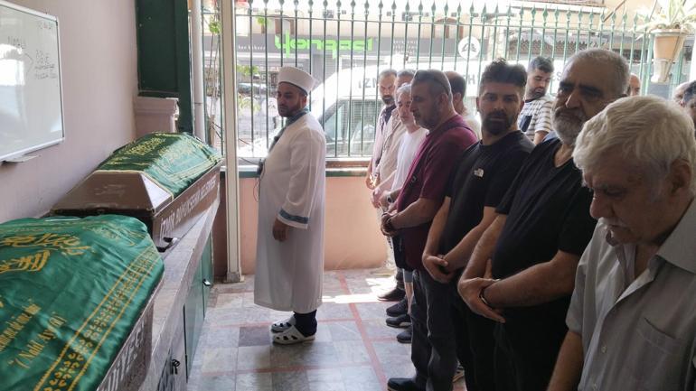 İzmirde zincirleme kaza: 5 ölü, 2 yaralı