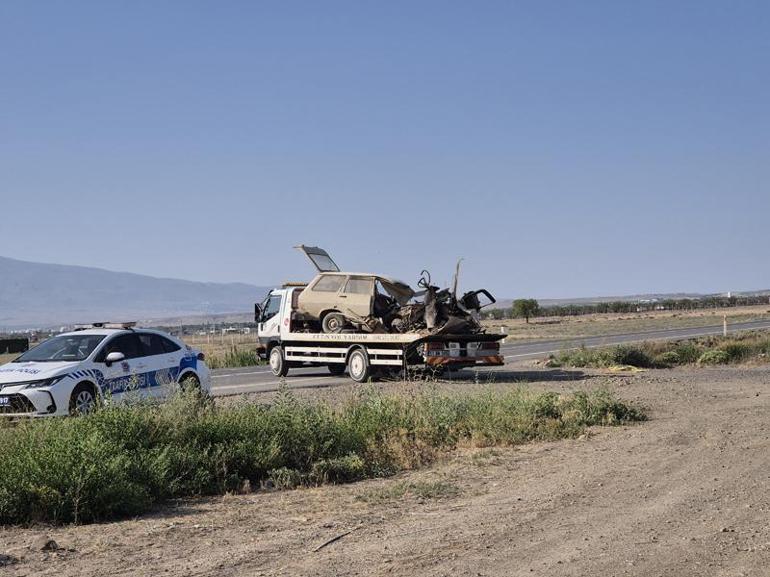 Niğdede 2 otomobil çarpıştı; 1 ölü, 1 yaralı