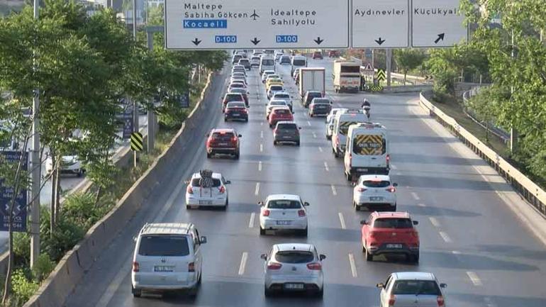 Kurban Bayramı tatili sonrası trafikte yoğunluk yaşanıyor