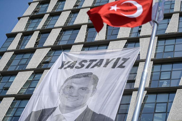Ferdi Zeyrek, Manisada son yolculuğuna uğurlandı