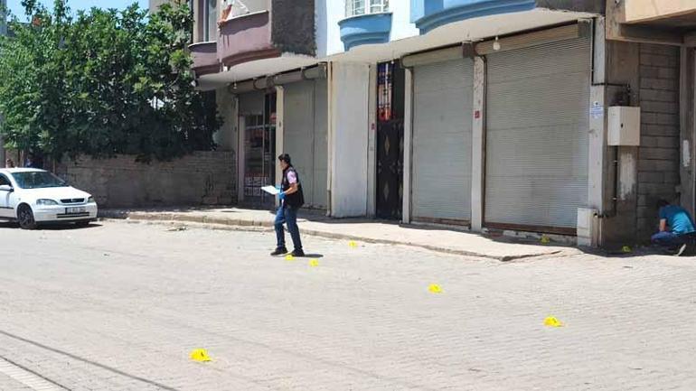 2 aile arasında silahlı, taşlı ve sopalı arazi kavgası; 1i ağır, 6 yaralı