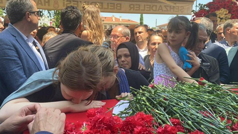 Ferdi Zeyrek, Manisada son yolculuğuna uğurlandı