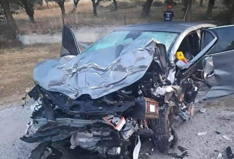 İzmirde kazada ölen 3 kardeş, Mardin’de yan yana toprağa verildi