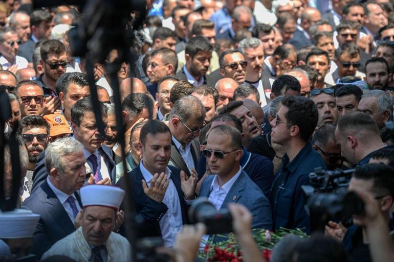Ferdi Zeyrek, Manisada son yolculuğuna uğurlandı