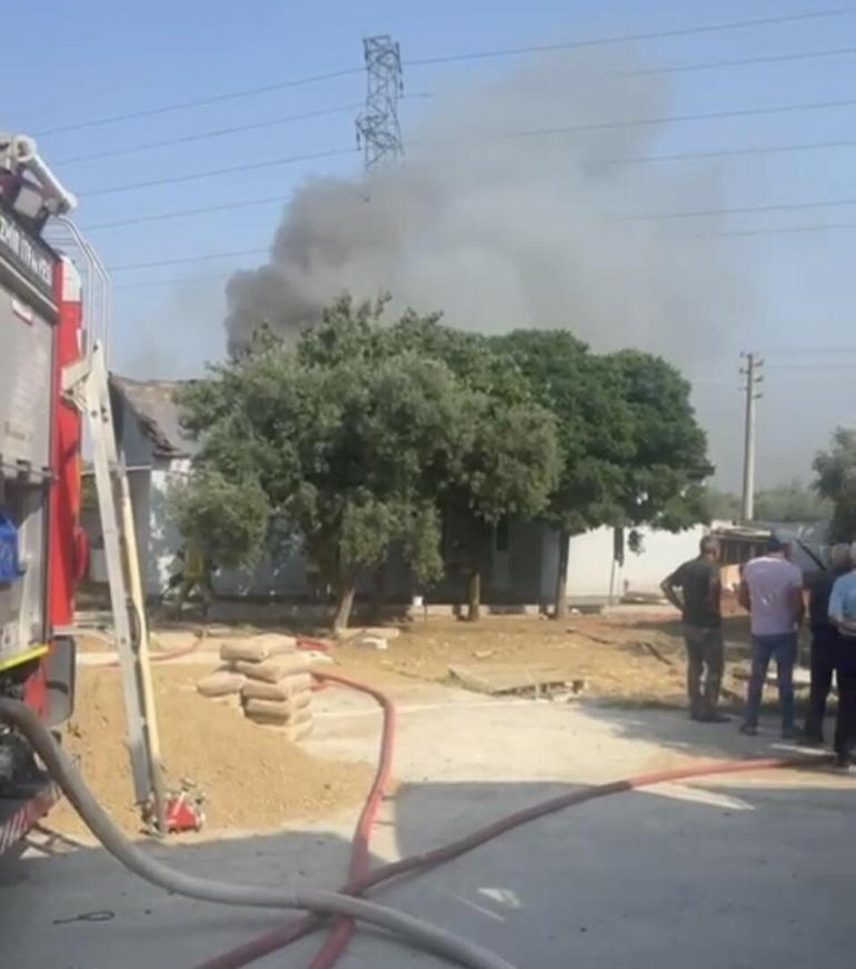 İzmirde yangın; minik Muhammet’in durumu ağır, mahsur kalan kedi kurtarıldı