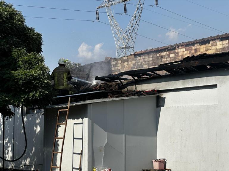 İzmirde yangın; minik Muhammet’in durumu ağır, mahsur kalan kedi kurtarıldı
