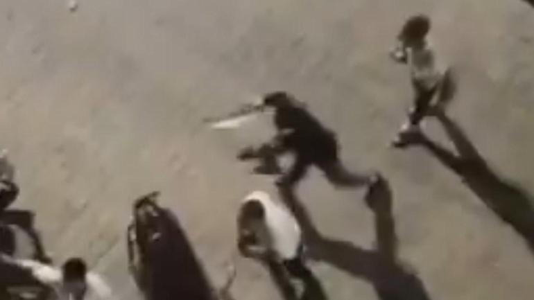 Şanlıurfada taş, pala ve silahlı kavga kamerada; 2 yaralı
