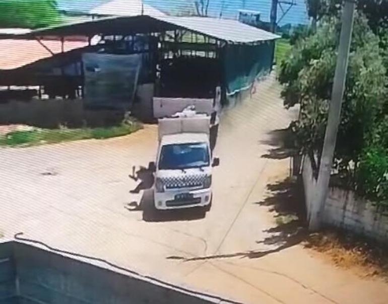 Aydında çöp aracından düşen işçi ağır yaralandı; o anlar kamerada