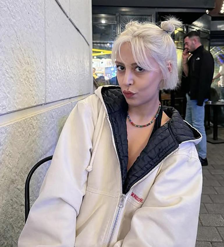 Ağaca çarpan otomobildeki İpek hayatını kaybetti