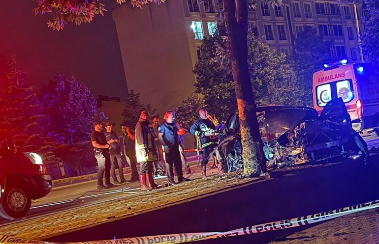 Ağaca çarpan otomobildeki İpek hayatını kaybetti