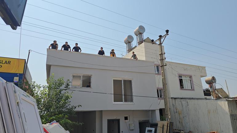 Çatıda boya yaparken elektrik akımına kapıldı