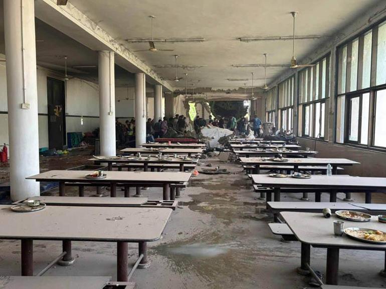 Hindistanda yolcu uçağı düştü