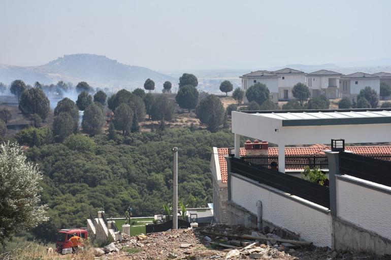 İzmirde çıkan orman yangını kontrol altında; 4 gözaltı