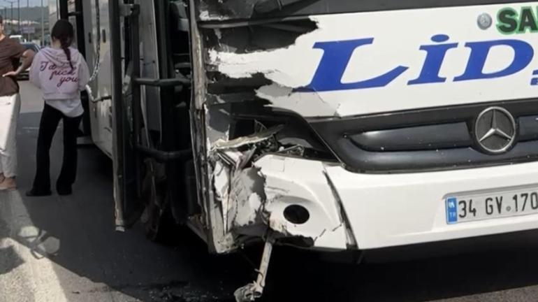 TEM’de yolcu otobüsü ile otomobil çarpıştı; 2’si ağır, 3 yaralı