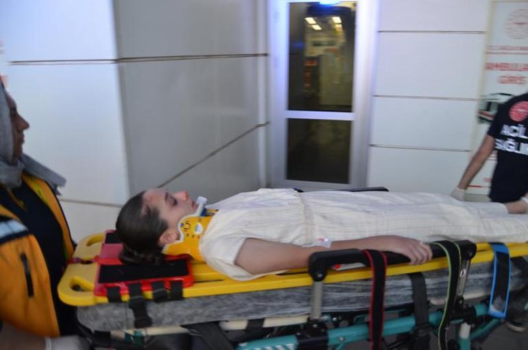 Aksarayda iki otomobil çarpıştı: 8 yaralı