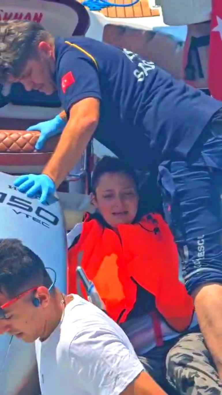 Fethiyede paraşüt denize düştü, pilot yaralandı