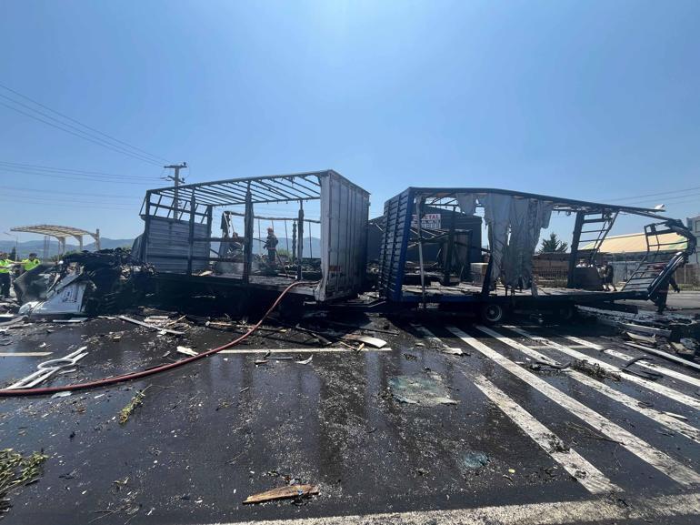 Sakaryada karşı şeride geçen TIR, 2 TIRa çarptı: 1 ölü, 2 yaralı