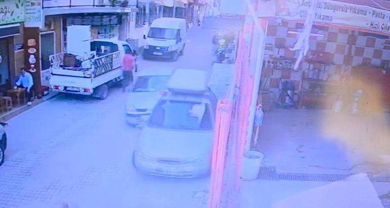 Kalp krizi geçiren sürücü, otomobiliyle 4 araca çarptı