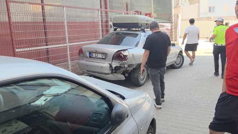 Kalp krizi geçiren sürücü, otomobiliyle 4 araca çarptı