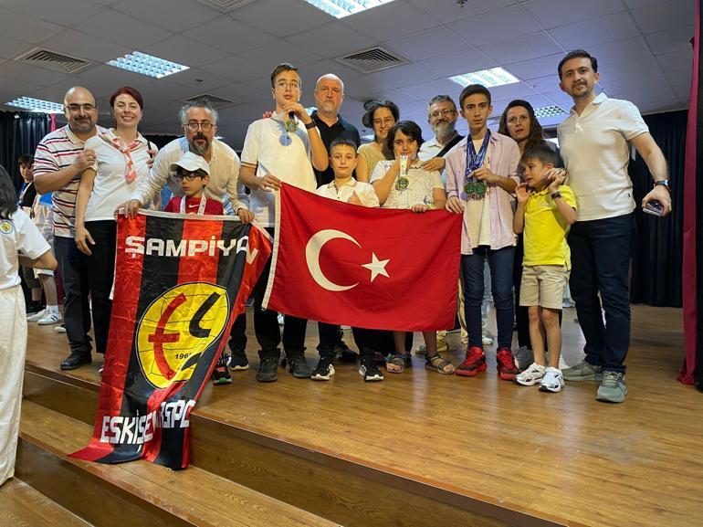 6 yaşındaki Tuna, matematikte dünya şampiyonu oldu