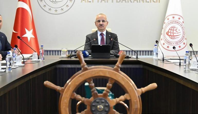 Bakan Uraloğlu: Türk bayraklı gemiler için güvenlik seviyesini üst düzeye çıkardık