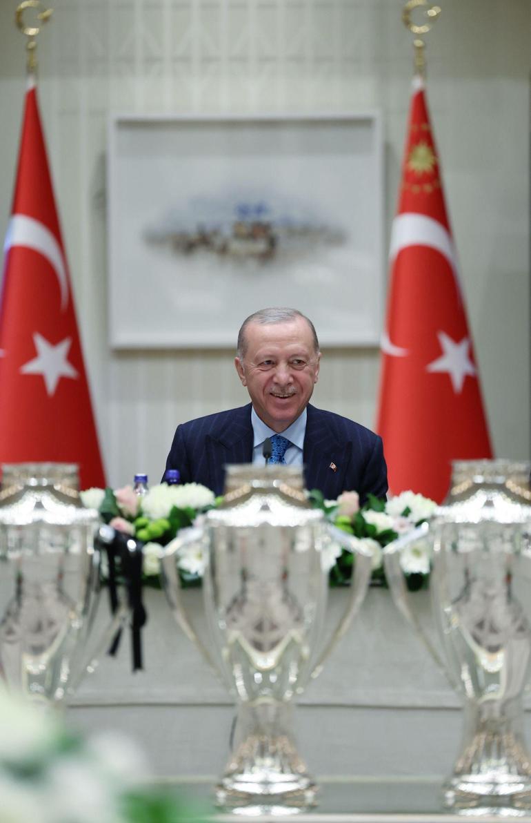 Cumhurbaşkanı Erdoğan, Süper Lige yükselen 3 kulübün heyetlerini kabul etti