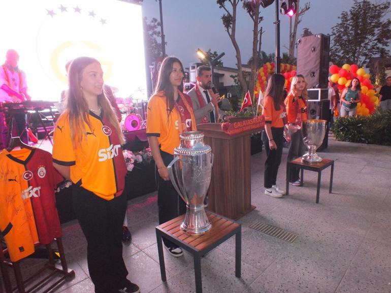 Bandırmada çifte kupalı Galatasaray Balosu