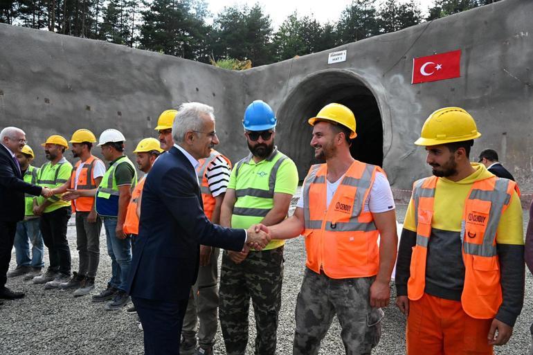 Bakan Uraloğlu’ndan Bulgaristan’da şantiye ziyareti
