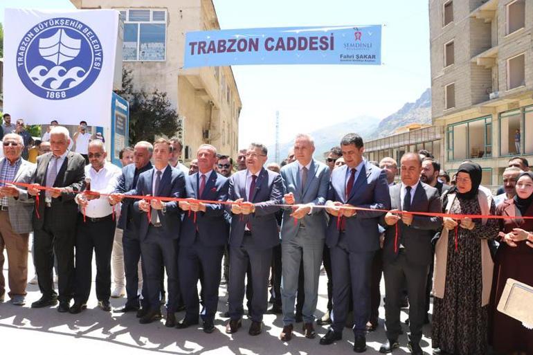Hakkari Şemdinlide Trabzon Caddesi açıldı; kardeşlik protokolü imzalandı