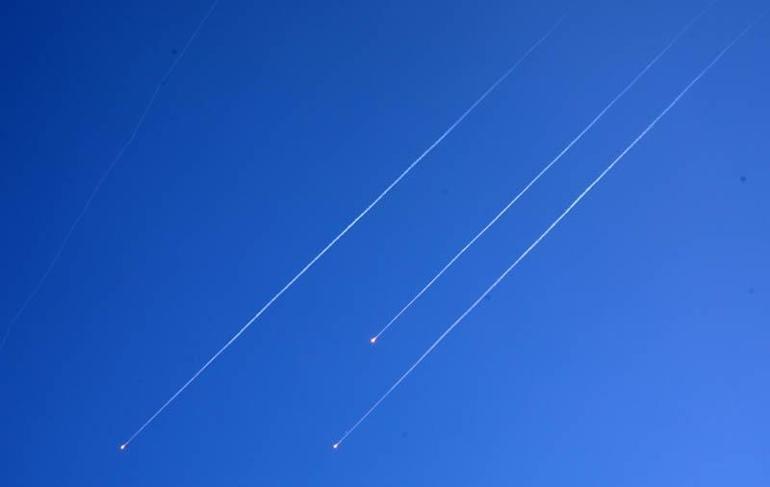 İrandan İsraile füze saldırısı başladı