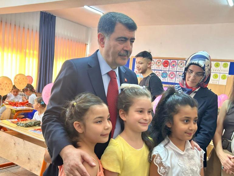 Ankarada öğrencilerin karne heyecanı