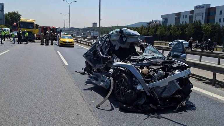 Sancaktepe TEM Otoyolunda zincirleme kaza: 2 yaralı