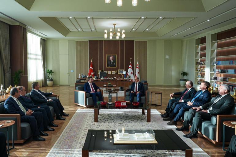 Cumhurbaşkanı Yardımcısı Yılmaz, KKTCde Cumhurbaşkanı Tatar ve Başbakan Üstel ile görüştü
