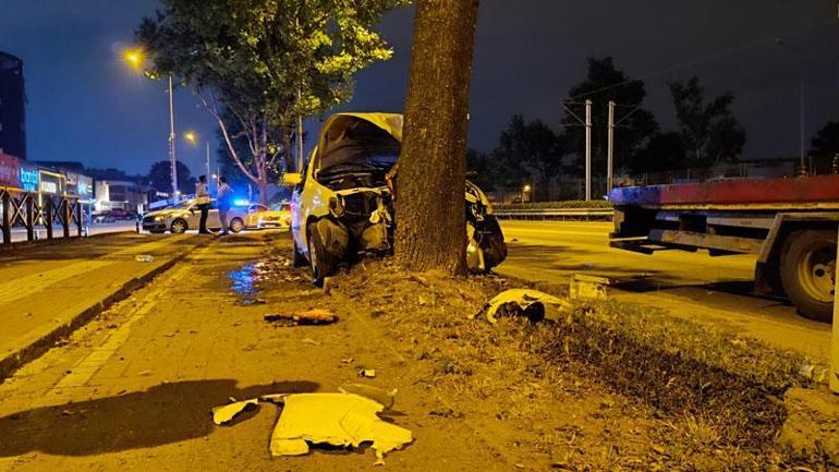 Bursa’da otomobil ağaca çarptı: 2 yaralı