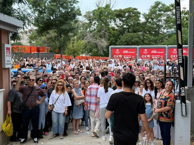 ÖSYM Başkanı Ersoy, YKS adaylarına destek oldu