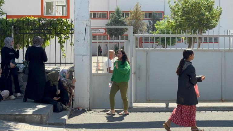 Kayıp kimliği için mekik dokudu; polis sayesinde sınava yetişti